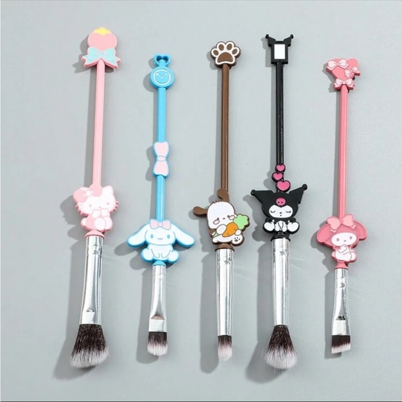 Sanrio Hello Kitty Makeup Brush Set - Picture 7 of 7